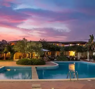 hotel-la-torre-barisardo-sardegna-la-piscina-2-q8o3j8mpyhffr1q9jfk3cl172qj9j17eo9f3bssgqg